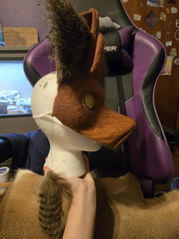 Linda máscara canina, peluda, Therian, marrón con fieltro, piel sintética y correa elástica Foto 2 de 4