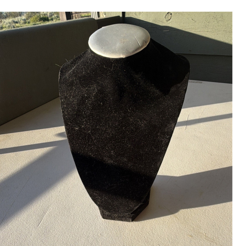 JMle, LLC Velvet Necklace Stand Display, Black/Silver Top, 9 in
