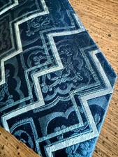 Vintage XMI Platinum Italian Silk Designer Necktie 3"W x 60"L - Made in USA