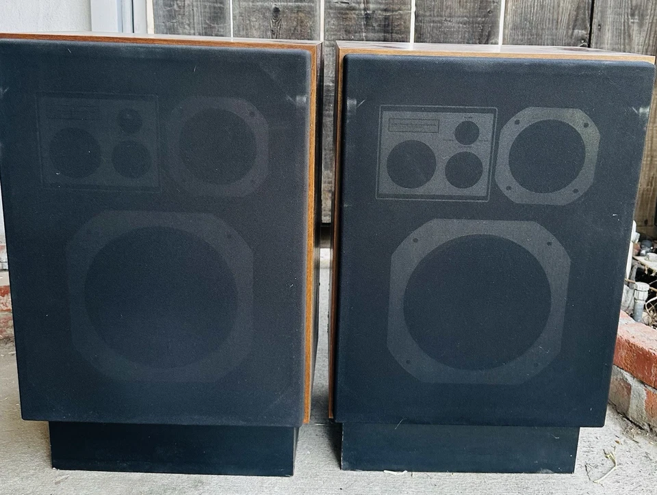 Vintage 1982 MCS Stereo System Receiver + Turntable + Tape Player + Speakers - - Image 3 of 4