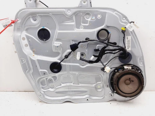 824701D010 Lève-Vitre Avant Gauche. pour KIA CARENS (UN) Concept 2010 8916256 - Photo 1/10