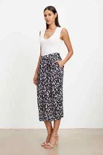 VELVET By Graham & Spencer Juno Printed Satin Skirt Navy S $178 F10