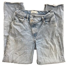 Abercrombie  Fitch The 90  s Straight Ultra High Rise Light Wash Jeans 29/8R