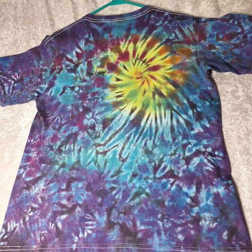 NEW Gildan 100% Cotton Youth XL Tie Dye T-Shirt Handmade Blue Purple Yellow - Picture 2 of 5