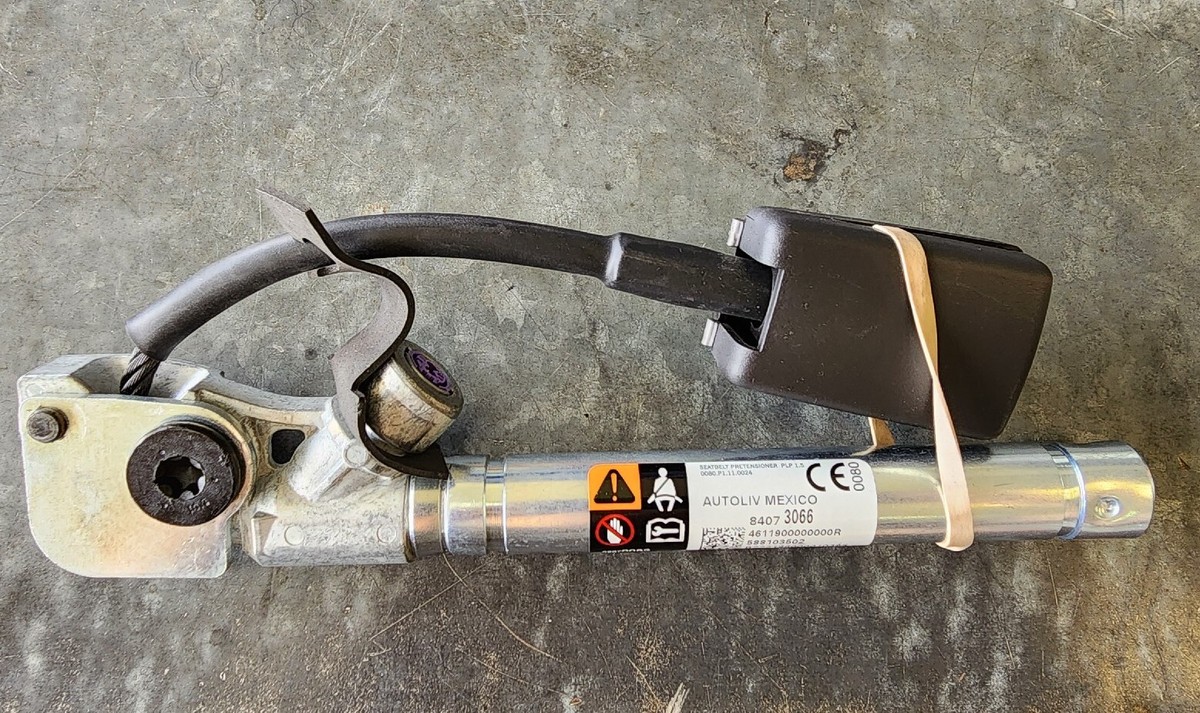 2020 Chevrolet Traverse 19-22 Blazer Right Front Seatbelt  