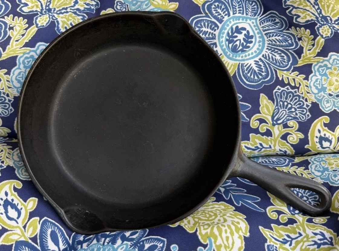 Vintage BSR 5Y W/Heat Ring 8" Cast Iron Skillet USA
Opens in a new window or tab