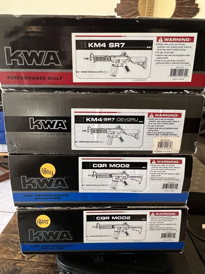 Paquete de 8 pistolas y accesorios de airsoft Foto 3 de 4