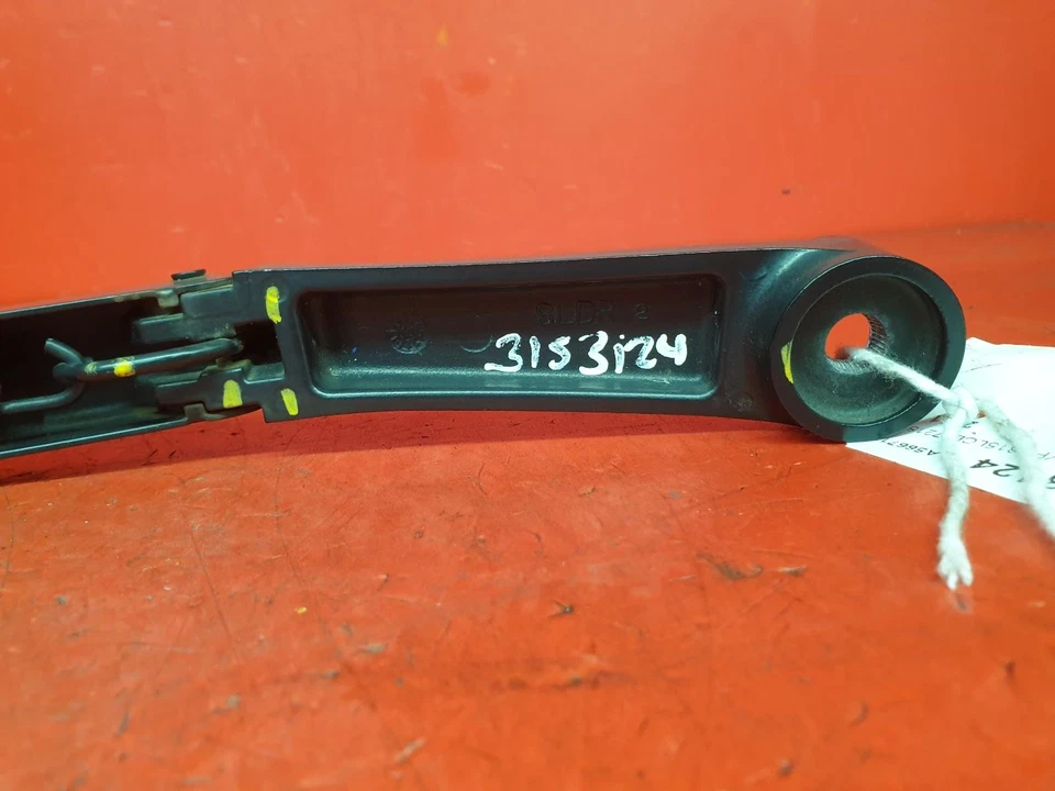 Brazo limpiaparabrisas KIA SPORTAGE DELANTERO DERECHO CONDUCTORES FUERA DE JUEGO 2011 5 PUERTAS FAMILIAR Foto 2 de 4