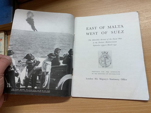 1943 "EAST OF MALTA WEST OF SUEZ" HMSO WW2 ILLUSTRATED PAPERBACK BOOK (LL) - Imagen 5 de 17
