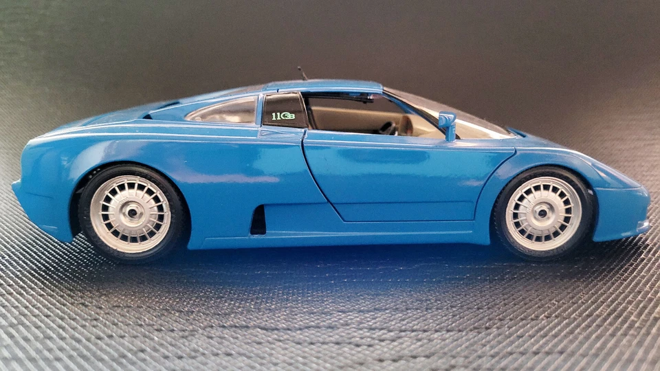Vintage BURAGO #3035 1/18 1:18 BUGATTI EB110 1991 Near mint TBE - Photo 2/4