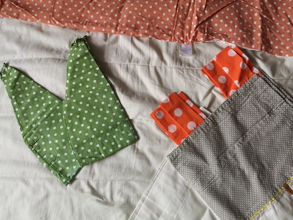 Juego de dormitorio de mamás y papás, inc. paquete de cortinas ropa de cama bebé manta edredón Foto 4 de 4