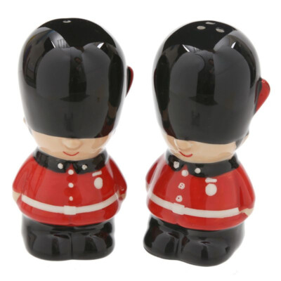 Puckator SP47 Guardsman 2 Piece Ceramic Salt & Pepper Set Multicolor New
