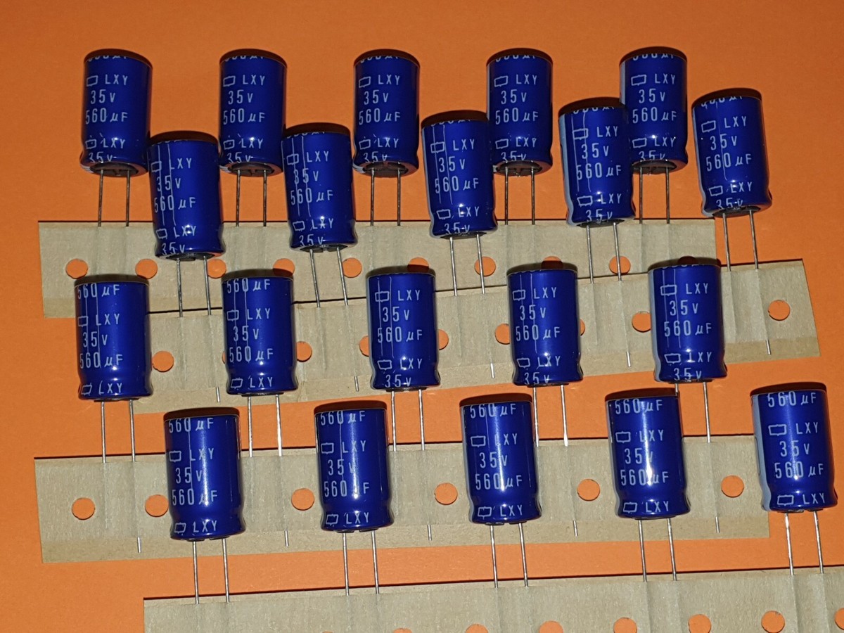 RUBYCON Elko 22µF, 250V, radial, RM 5mm, YXA