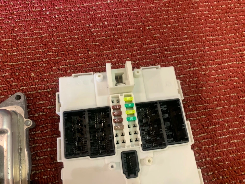 BMW F30 F22 F36 N20 N26 ECU DME MOTOR ORDENADOR LLAVE UNIDAD DE ENCENDIDO CONJUNTO FABRICANTE ORIGINAL 33K Foto 3 de 4