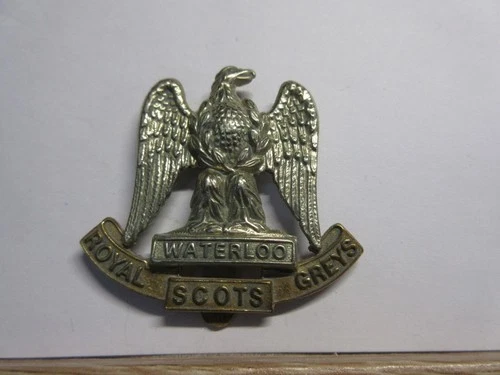 Vintage WW1, WW2 The Royal Scots Greys Regiment MILITARY CAP BADGE