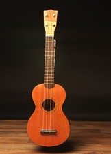Mahalo U-350C Concert Ukulele with hardshell case