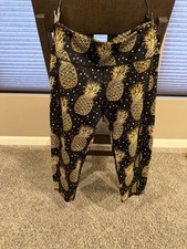 Women s CONSTANTLY VARIED GEAR Pineapples Capri Leggings Size XL