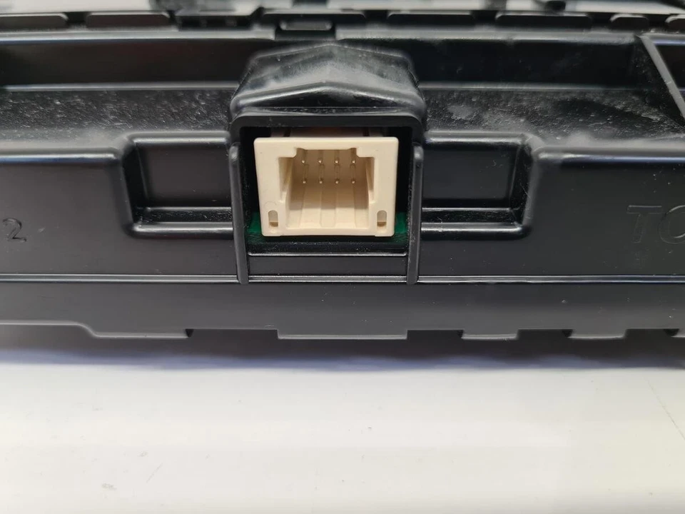 TOYOTA PRIUS Mk4 XW50 2015-2021 Heater/Aircon Controller 5590047231 - Image 3 of 4