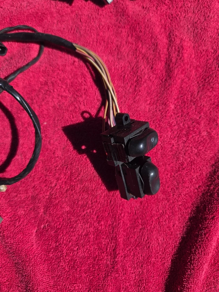 Arnés de cableado de puerta de pasajero Ford Mustang Coupé GT 99-04 e interruptor de bloqueo de ventana con Foto 2 de 4