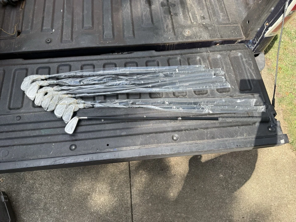 Brand New! Hippo Final Decision Irons 4-PW Hippo Shafts Low Torque Ultralite Set - Image 2 of 4