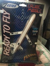 ESTES 1999 READY TO FLY USAF CRUISE MISSILE FLYING MODEL ROCKET 200 FT. EST 1847