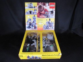 LEGO Castle: Black Falcon's Fortress 6074 (1986) With Box & Manuel, incomplete.