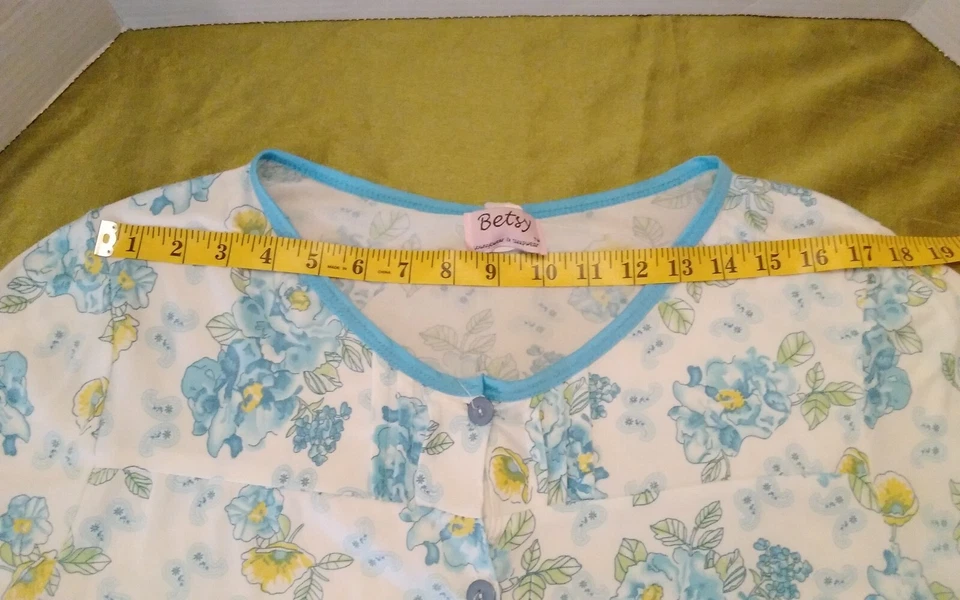 Mujer PJ Vestido de Casa Bata Talla L Betsy Ropa de Salón y Ropa de Dormir Abotonada Foto 4 de 4