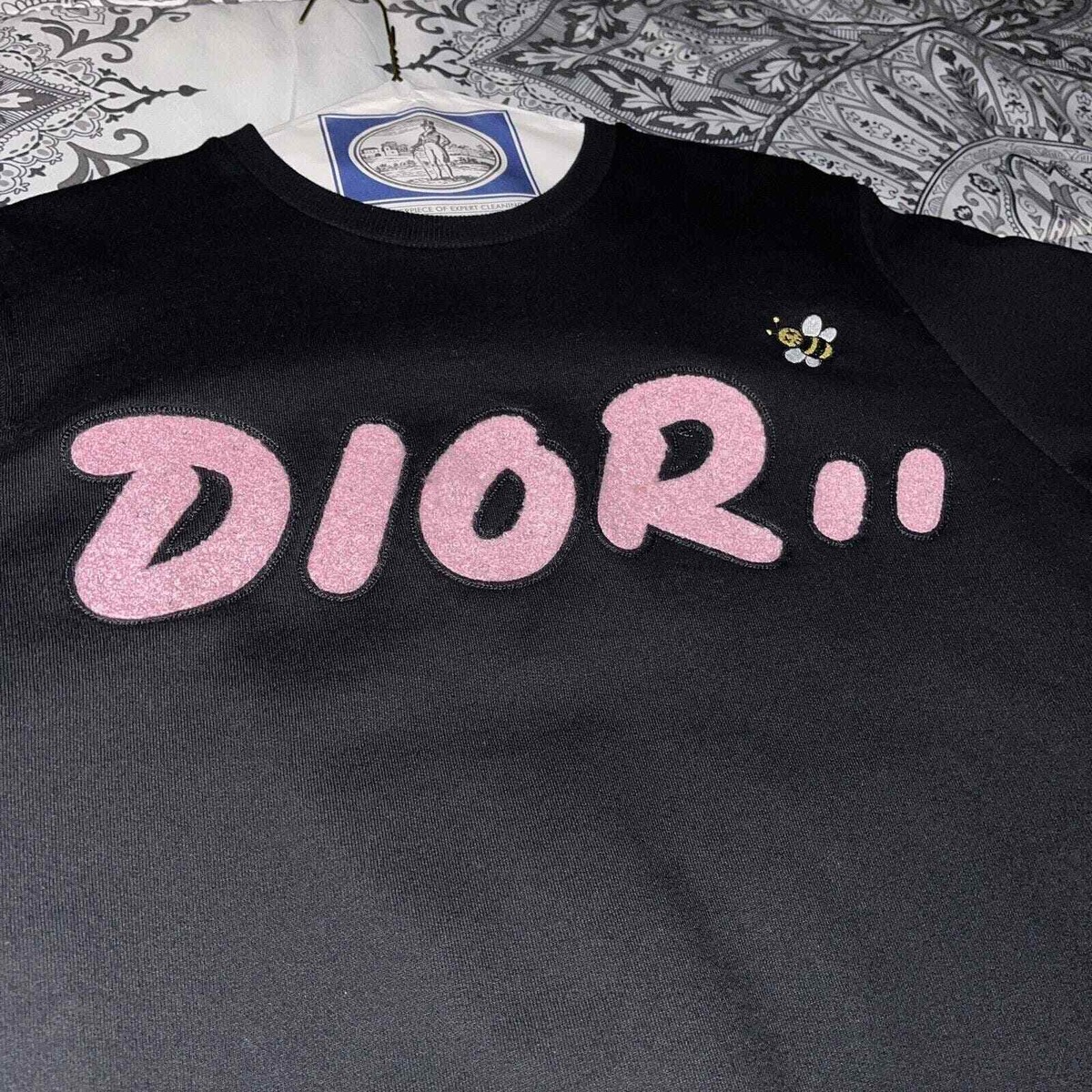 Dior x Kaws Logo Bee Sweatshirt CrewNeck Mens XS (Fits like Dior x Kaws Logo Bee Sweatshirt CrewNeck Mens XS (Fits like