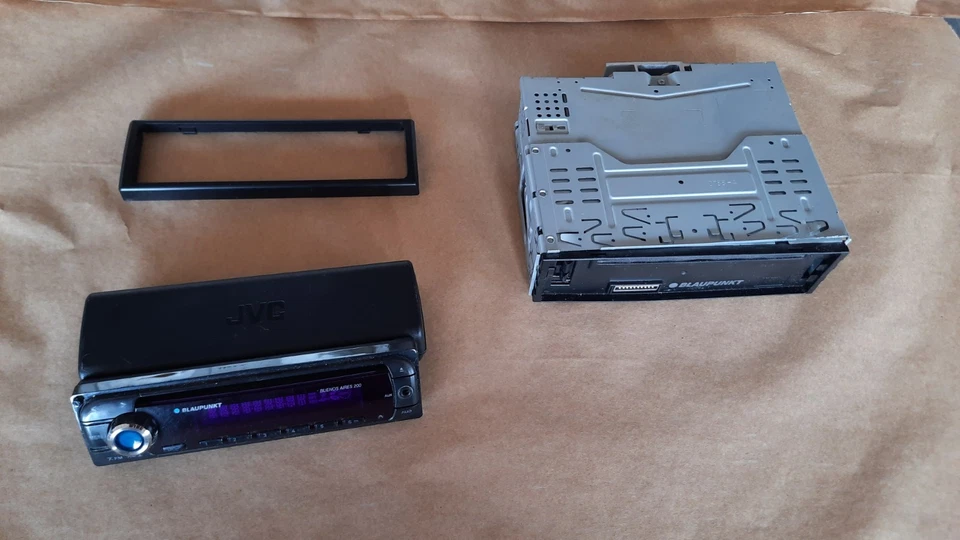 Autoradio Blaupunkt Buenos Aires 200 vorne AUX AM/FM Radio CD Auto Audio - Immagine 4 di 4