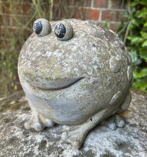 Vintage Weathered Old Novelty Fat Frog Toad Decoy Interior Garden Art Mascot