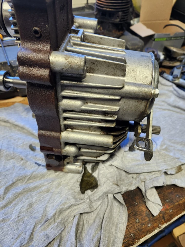 Conjunto Kubota HST GR2100, GR2110, GR2020G GR2000G, GR2120, GR2120-2 Foto 4 de 4