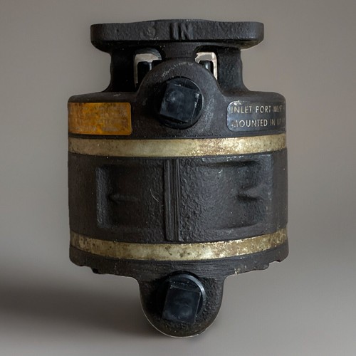 Airborne 200CC Dry Air Pump – Parker – Cast Iron – ULTRA RARE – With Gear! ✈️🛠️ - Picture 3 of 7
