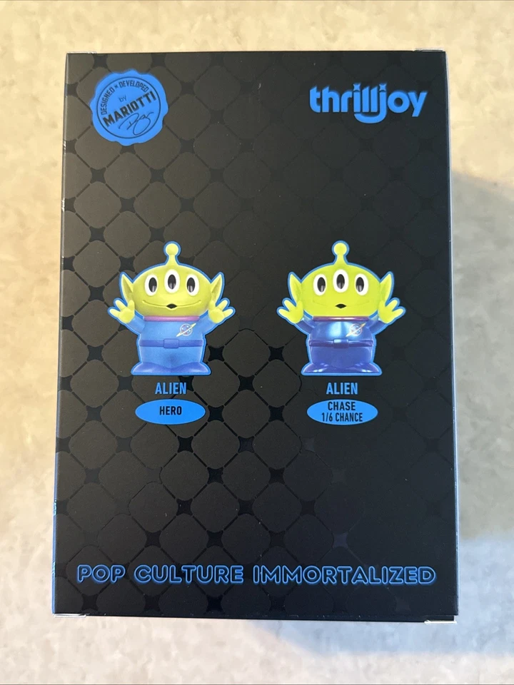 THRILLJOY PIX! Toy Story ALIEN GLOW CHASE Vinyl Figure GITD 9999 PCS - Image 4 of 4