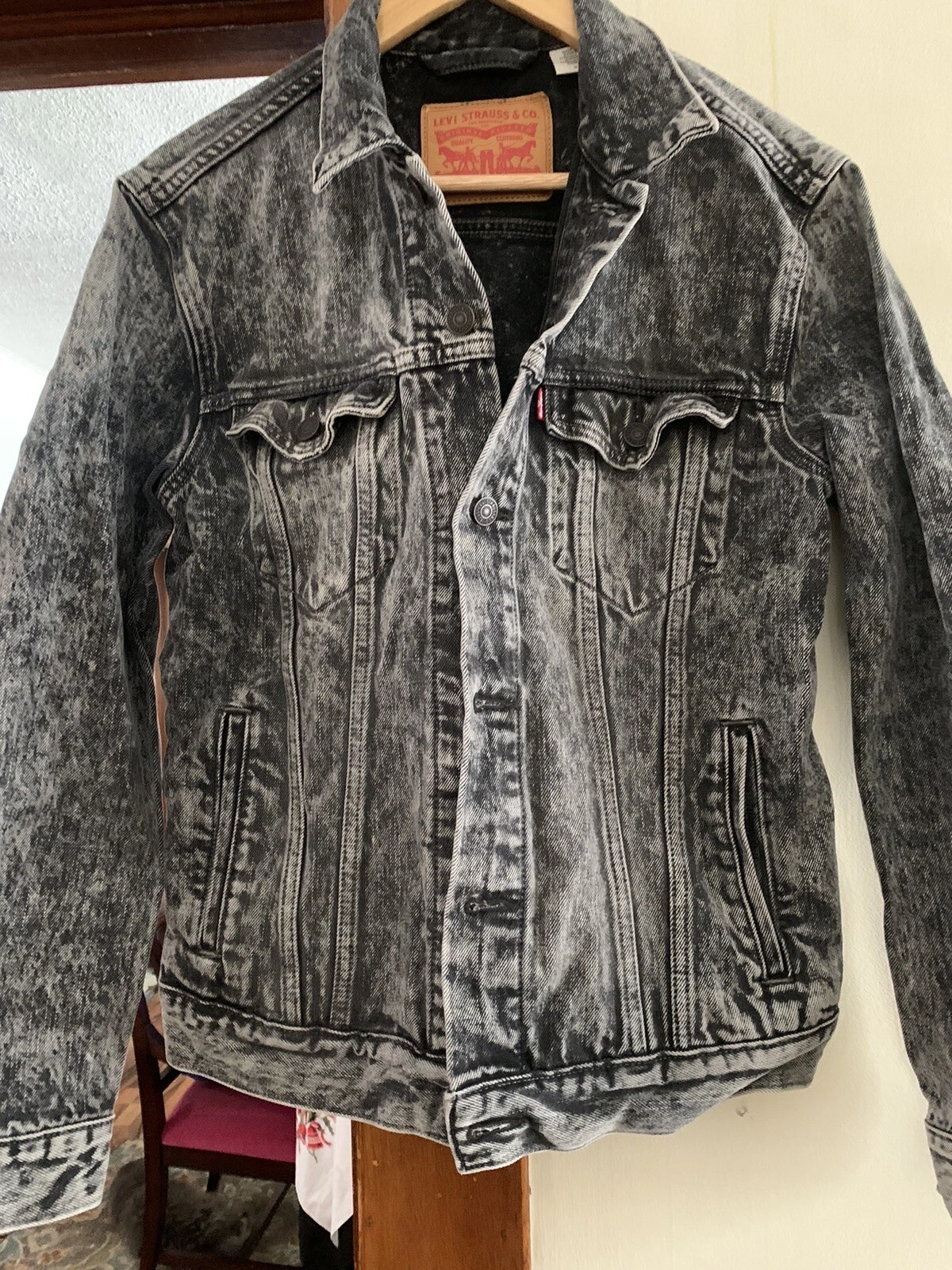 levi denim jacket medium