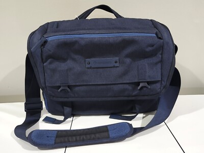 Vanguard VEO RANGE 38 camera shoulder bag, large capacity. Very Good Condition.
