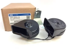 Ford Fusion Lincoln MKZ Dual High Low Note Electronic Horn with Bracket new OEM