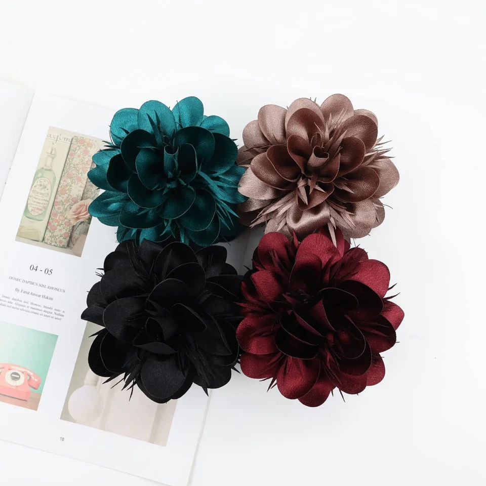 Paquete de 4 pinzas para el cabello de plástico con flores florales de rosa satinada grandes pasador... Foto 4 de 4