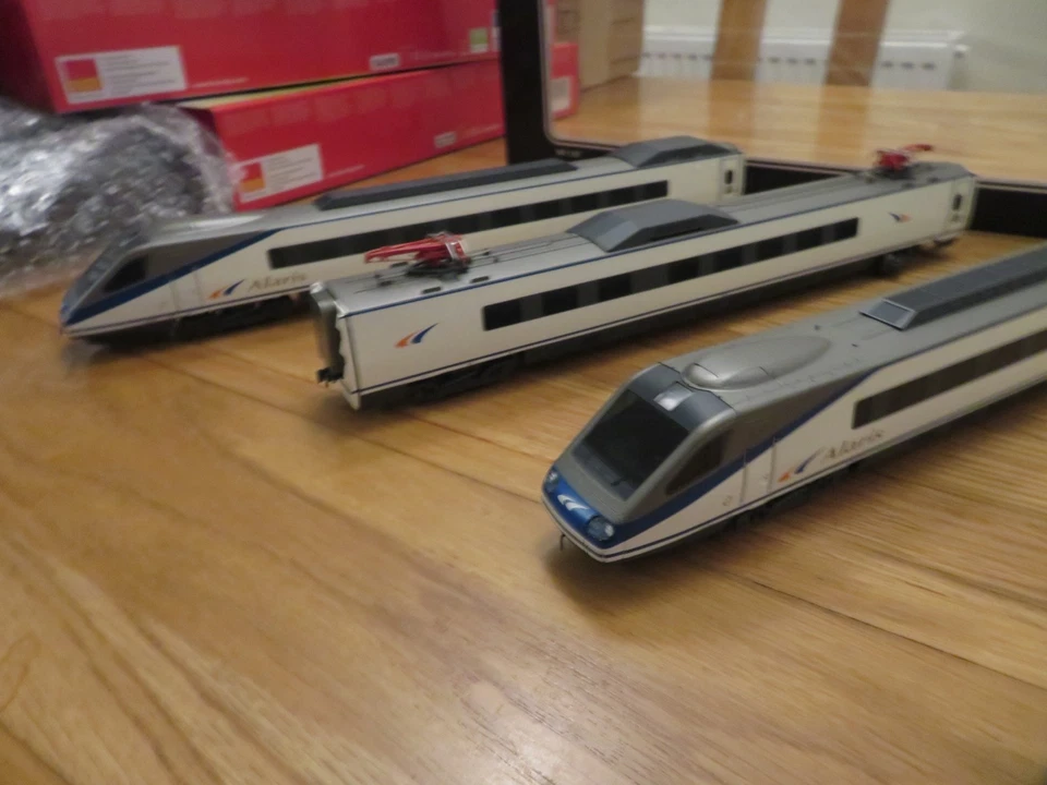 electrotren e3465 renfe grandes lineas alaris s-490 automtor 3 unit dcc ready - Image 3 of 4