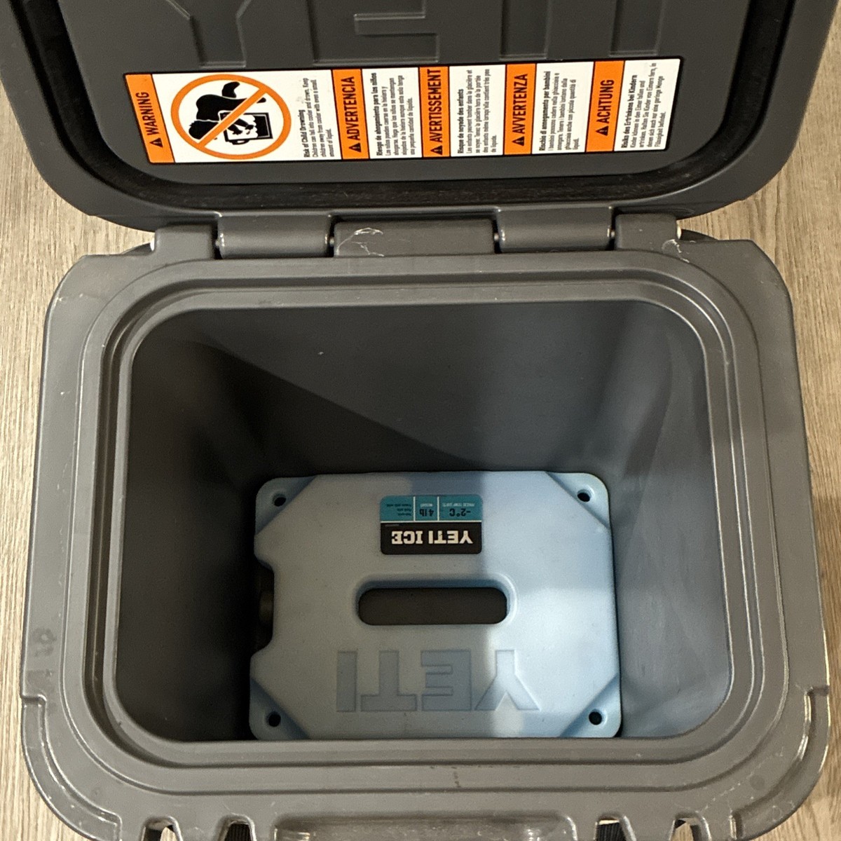 Yeti Roadie 24 Hard Cooler Charcoal for sale online