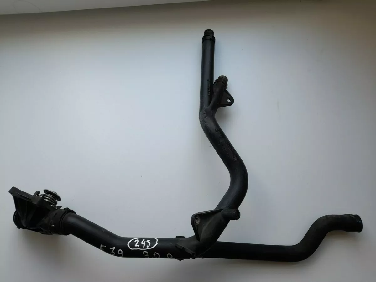 BMW E39 3,0D Kühlerschlauch Thermostatgehäuse 115822476819 (243 