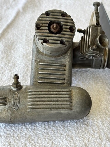 Vintage K&B .40 R/C Nitro Aero Engine carb,Muffler,prop good compression - Picture 5 of 8