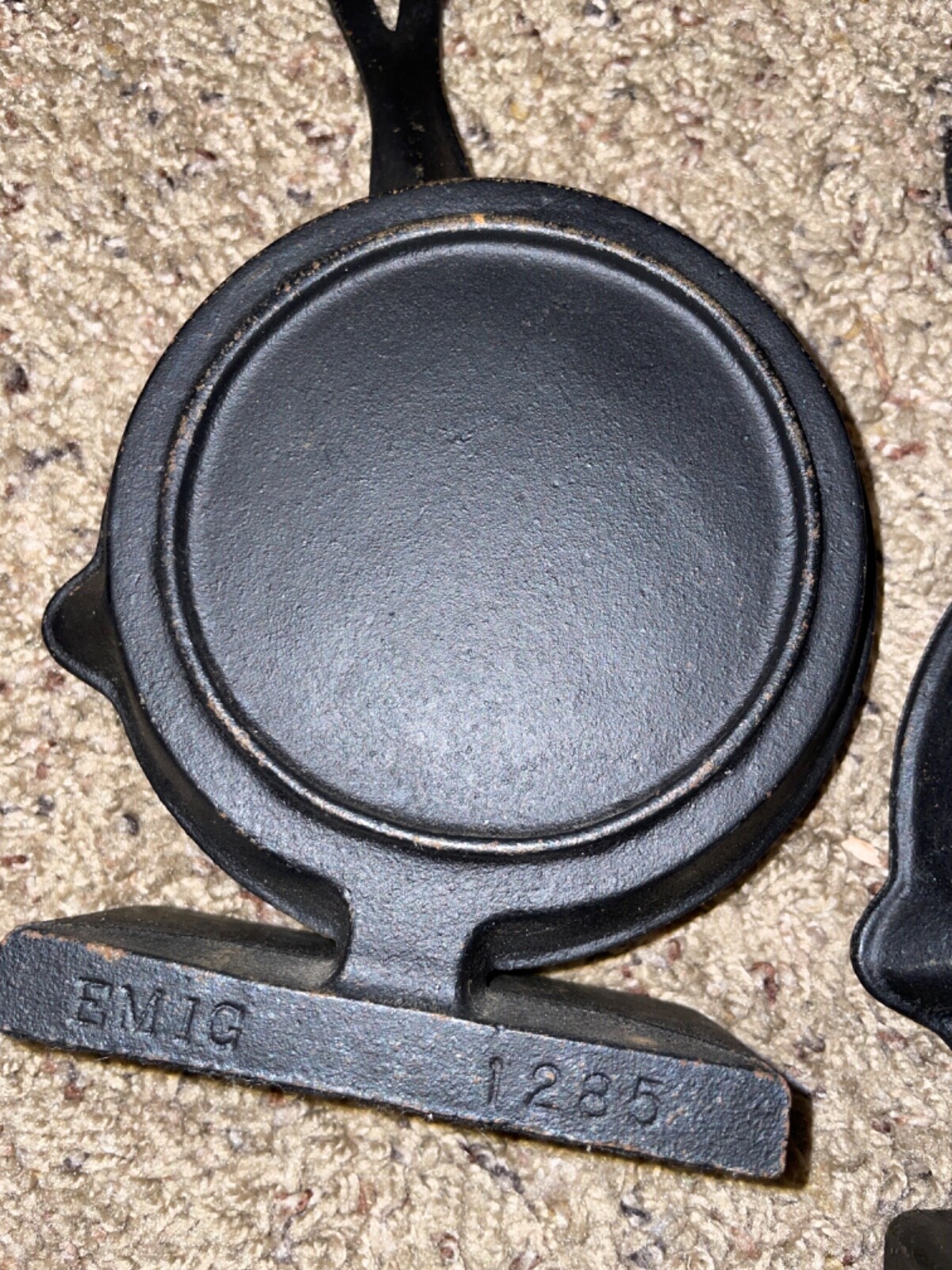 Cast Iron Skillet Pan Bookends Robert Emig 1285 eBay