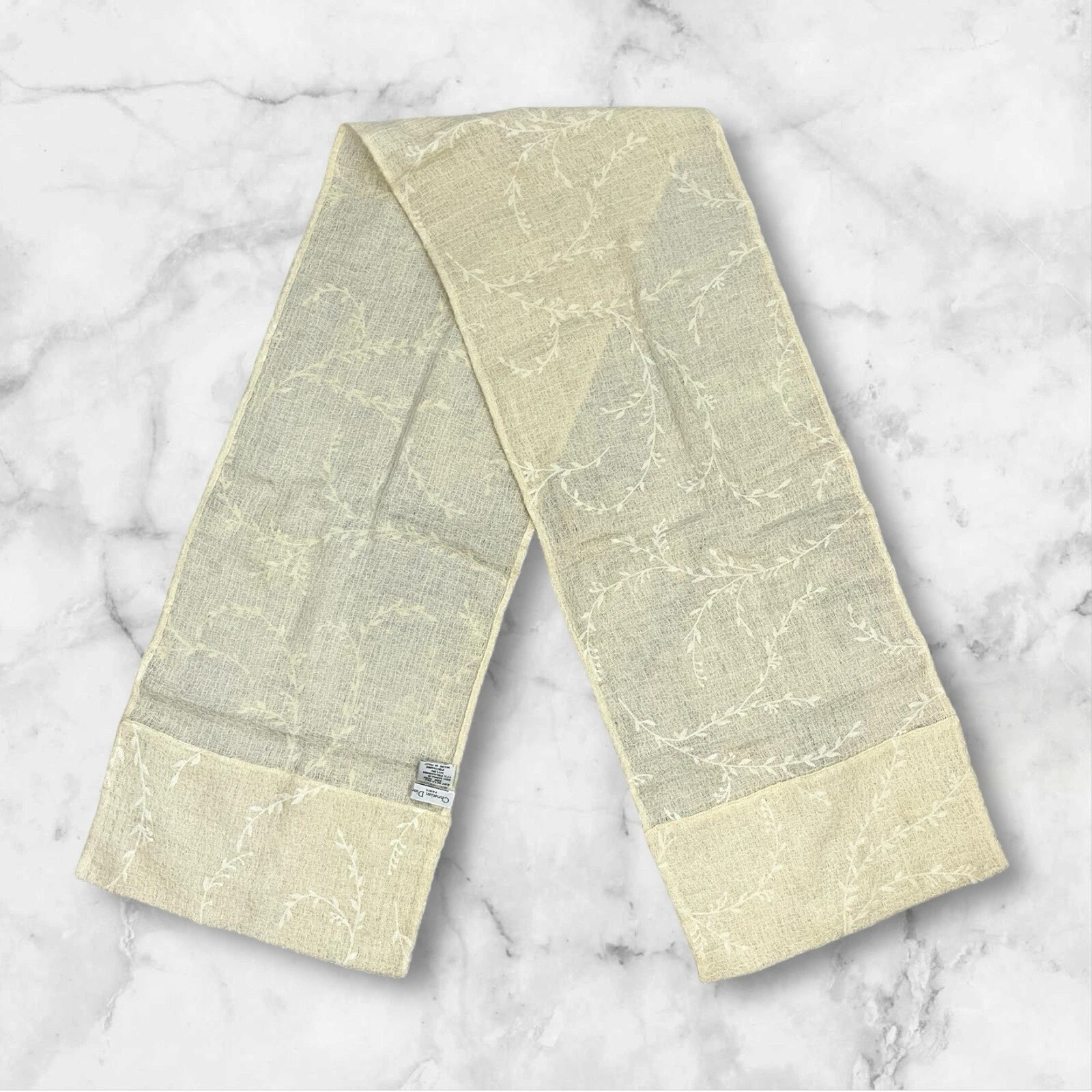 Foulard vintage Dior en soie couleur laiteuse floral luxe unique 157x30cm