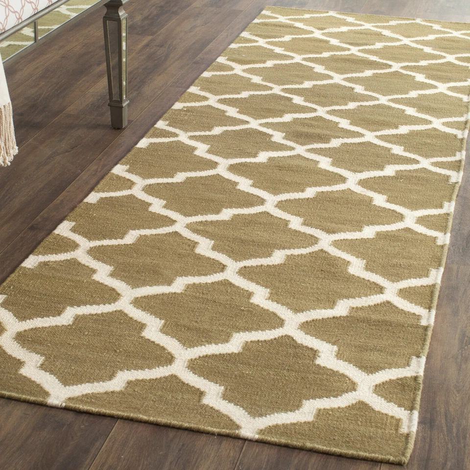 SAFAVIEH Dhurries DHU115A Handwoven Green / Ivory Rug - Image 3 of 4