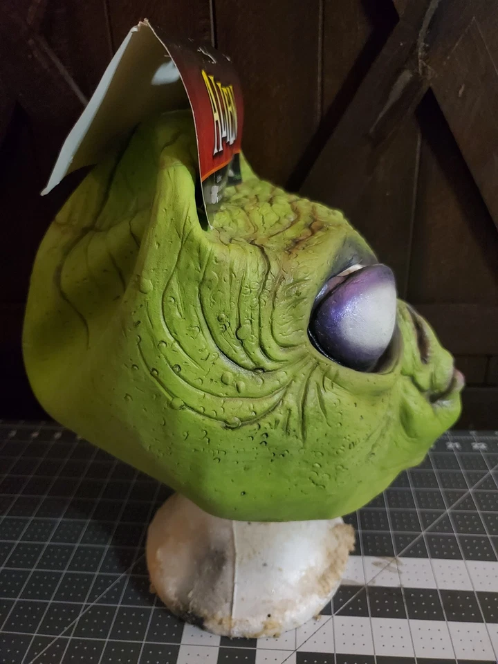 Green area 51 Alien Scary Sci-Fi Halloween Mask by charades costume visitors new - Image 4 of 4