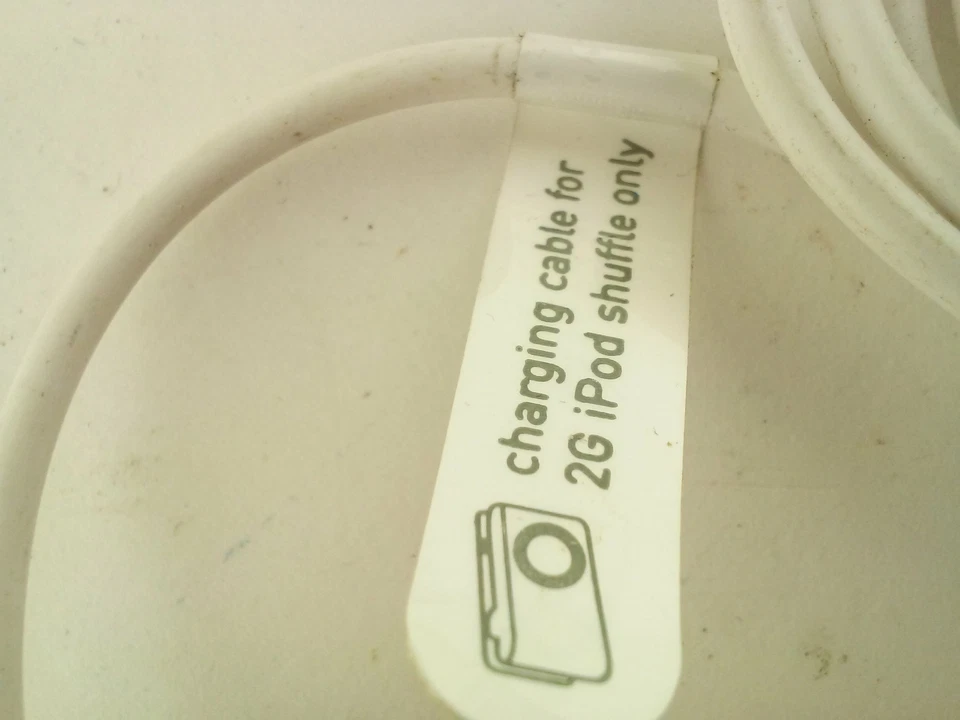 Cable de carga Belkin para iPod Shuffle 2G blanco Foto 3 de 4