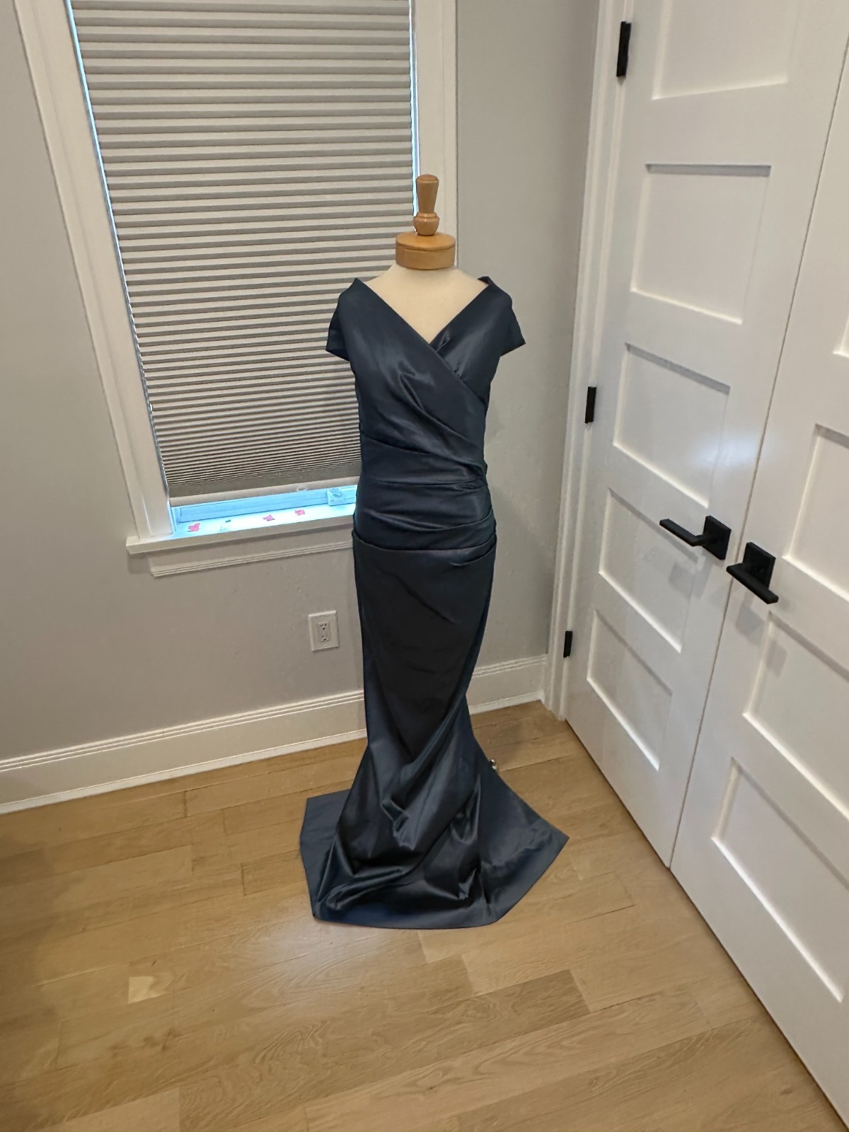 NWT Teri Jon Rickie Freeman Off The Shoulder Portrait Gown Taffeta Size 8 Slate