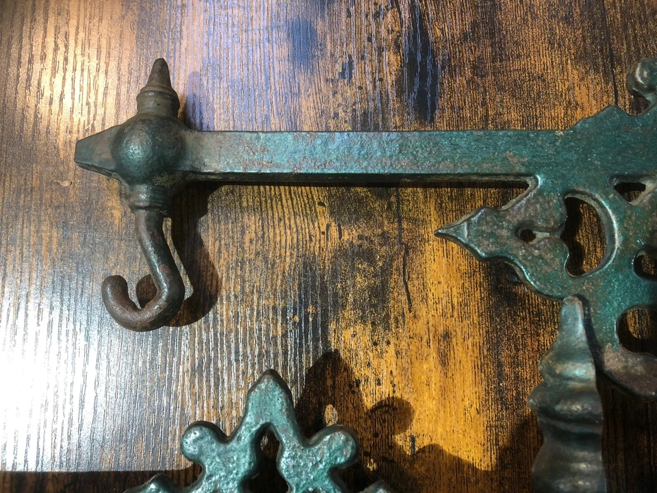 Vintage Cast Iron Wall Hanging Brackets - Image 3 of 4