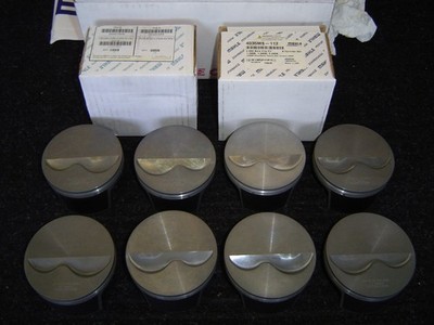 MAHLE MOTORSPORTS SMALL BLOCK CHEVY FLAT TOP PISTON AND RING KIT