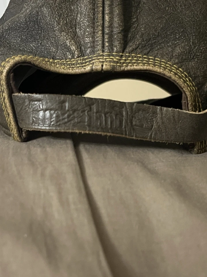 Chapéu caminhoneiro de couro bordado Timberland! Masculino - Imagem 3 de 4